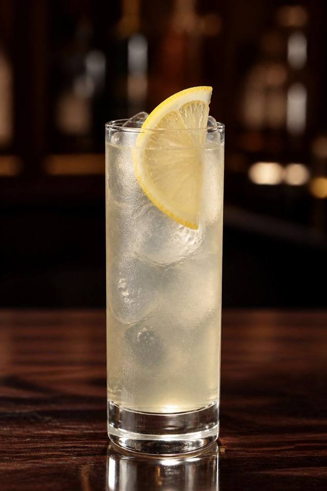 Lemon Elderflower Spritzer cocktail