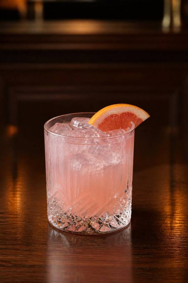Pink Moon cocktail